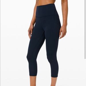 Lululemon High Rise Crop with pockets size 4